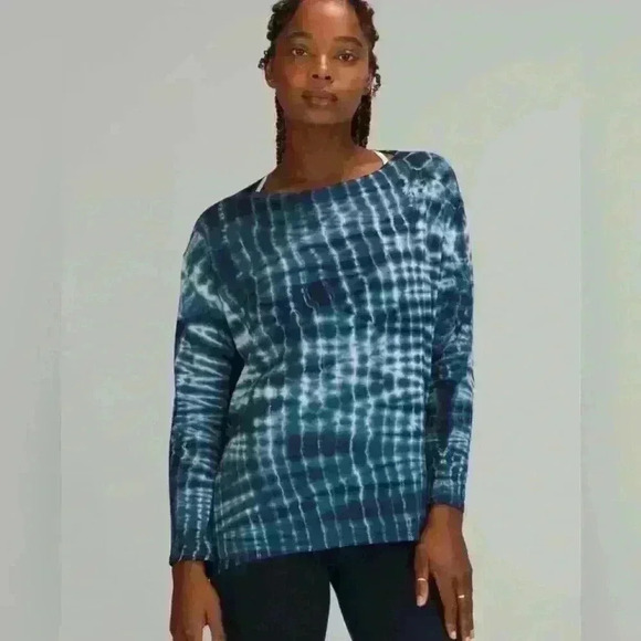 Lululemon Back in Action Long Sleeve Shirt in Shibori Square Ocean Air True Navy - Picture 2 of 6